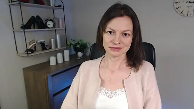 Snapshot of VivianWILD chatting on 02-17-25, 07:15 VivianWILD online show from 02-17-25, 07:15