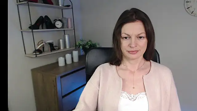 Snapshot of VivianWILD chatting on 02-17-25, 10:29 VivianWILD online show from 02-17-25, 10:29