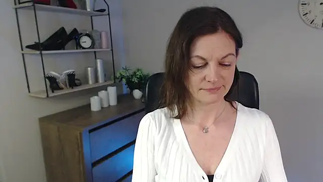 Snapshot of VivianWILD chatting on 02-25-25, 07:20 VivianWILD online show from 02-25-25, 07:20