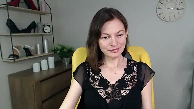 Snapshot of VivianWILD chatting on 02-27-25, 10:04 VivianWILD online show from 02-27-25, 10:04