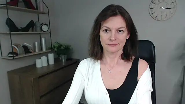 Snapshot of VivianWILD chatting on 02-28-25, 05:48 VivianWILD online show from 02-28-25, 05:48