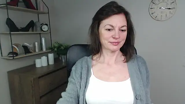 Snapshot of VivianWILD chatting on 03-03-25, 06:59 VivianWILD online show from 03-03-25, 06:59