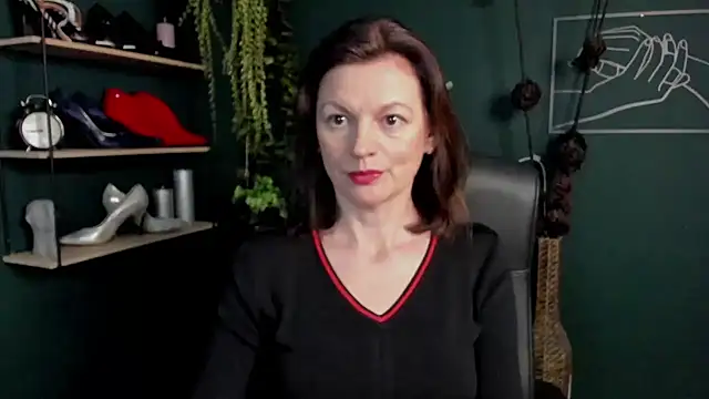 Snapshot of VivianWILD chatting on 03-12-25, 07:02 VivianWILD online show from 03-12-25, 07:02