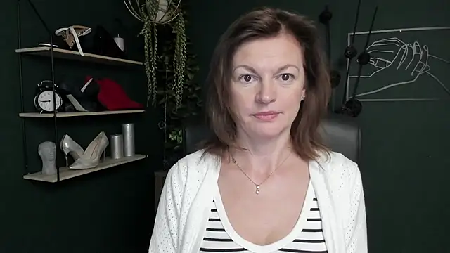 Snapshot of VivianWILD chatting on 09-18-25, 06:59 VivianWILD online show from 09-18-25, 06:59