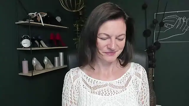 Snapshot of VivianWILD chatting on 09-25-25, 08:18 VivianWILD online show from 09-25-25, 08:18