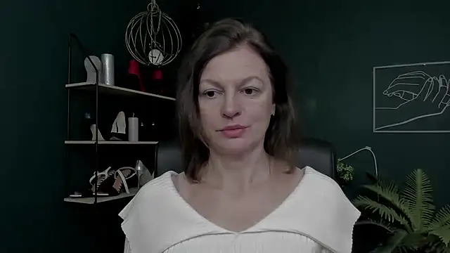 Snapshot of VivianWILD chatting on 12-05-25, 06:55 VivianWILD online show from 12-05-25, 06:55