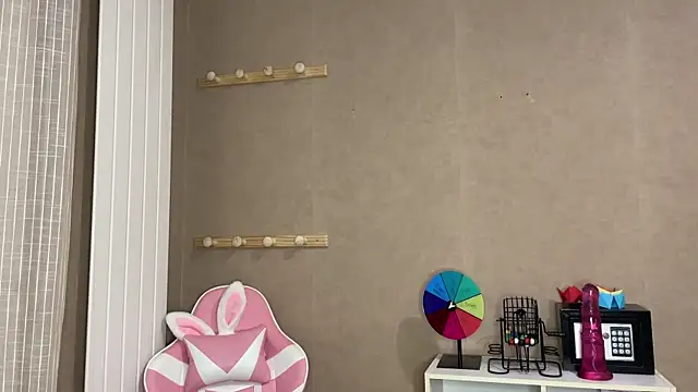 lucie mehott online show from 10-04-25, 07:01