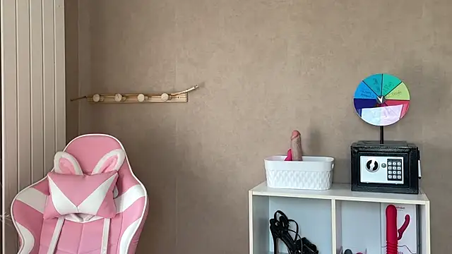 lucie mehott online show from 11-13-25, 10:14