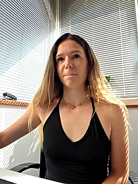lucie mehott online show from 05-22-26, 08:21