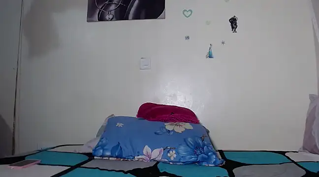 Snapshot of TeenieReeny chatting on 03-01-25, 10:10 TeenieReeny online show from 03-01-25, 10:10