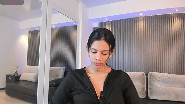 saracorraless online show from 10-03-25, 10:56