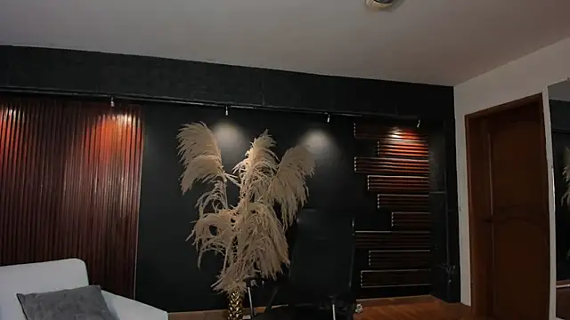 saracorraless online show from 10-17-25, 11:35