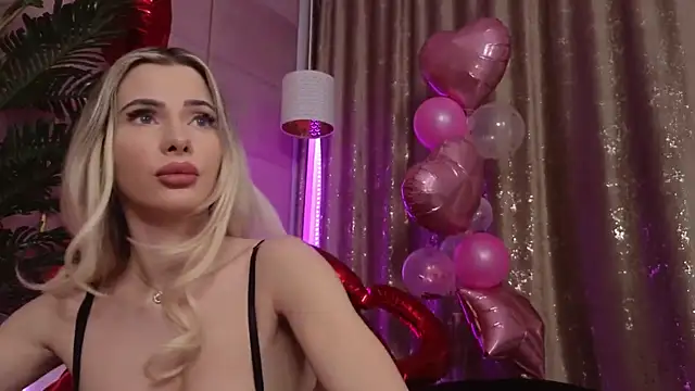 Elliblue online show from 03-11-25, 12:22