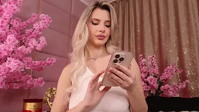 Elliblue online show from 12-01-25, 09:20