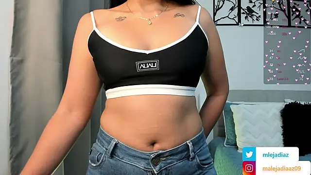 Snapshot of MalejaDiaz_ chatting on 02-25-25, 08:30 MalejaDiaz online show from 02-25-25, 08:30