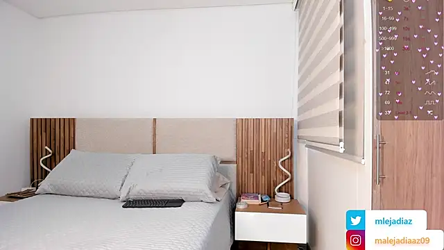 Snapshot of MalejaDiaz_ chatting on 09-30-25, 04:12 MalejaDiaz online show from 09-30-25, 04:12