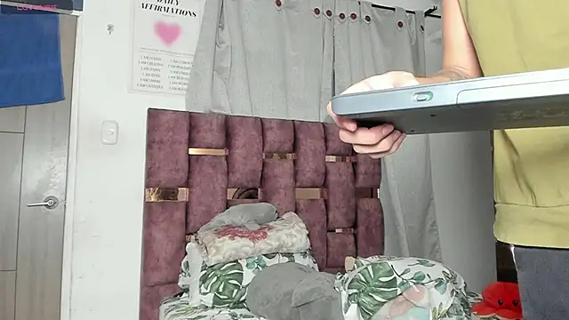 Snapshot of Angelo_018 chatting on 02-01-25, 02:47 Angelo 018 online show from 02-01-25, 02:47