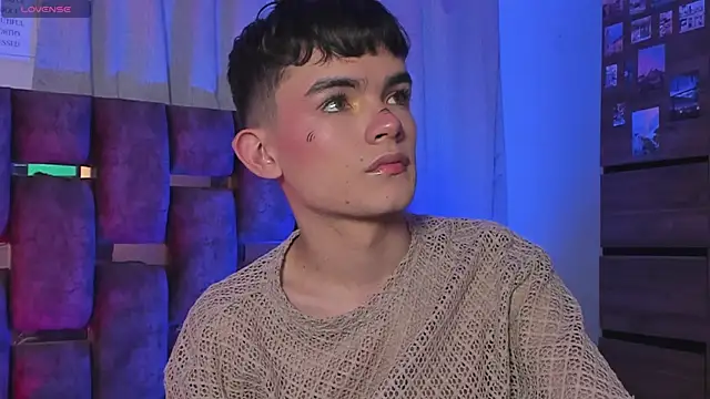 Snapshot of Angelo_018 chatting on 02-07-25, 05:52 Angelo 018 online show from 02-07-25, 05:52