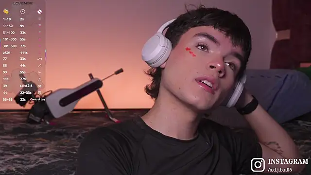 Snapshot of Angelo_018 chatting on 11-02-25, 06:05 Angelo 018 online show from 11-02-25, 06:05