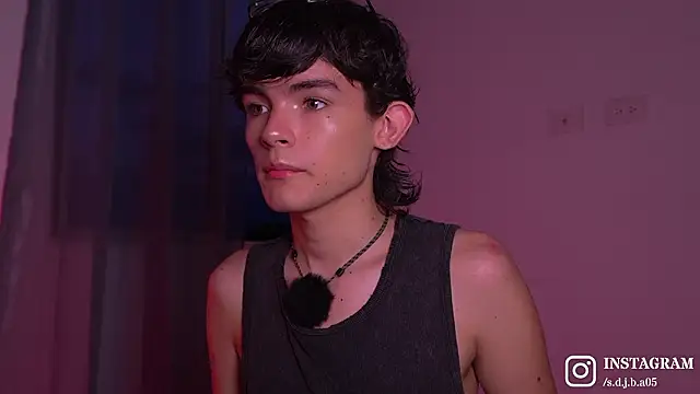 Snapshot of Angelo_018 chatting on 01-31-26, 11:25 Angelo 018 online show from 01-31-26, 11:25