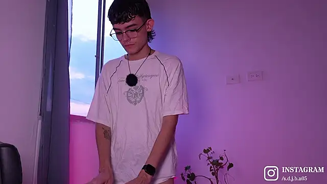 Snapshot of Angelo_018 chatting on 02-07-26, 11:08 Angelo 018 online show from 02-07-26, 11:08