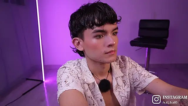 Snapshot of Angelo_018 chatting on 03-05-26, 03:13 Angelo 018 online show from 03-05-26, 03:13