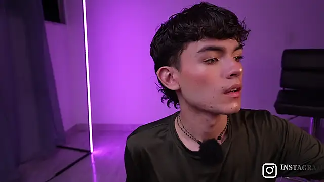 Snapshot of Angelo_018 chatting on 03-07-26, 02:30 Angelo 018 online show from 03-07-26, 02:30