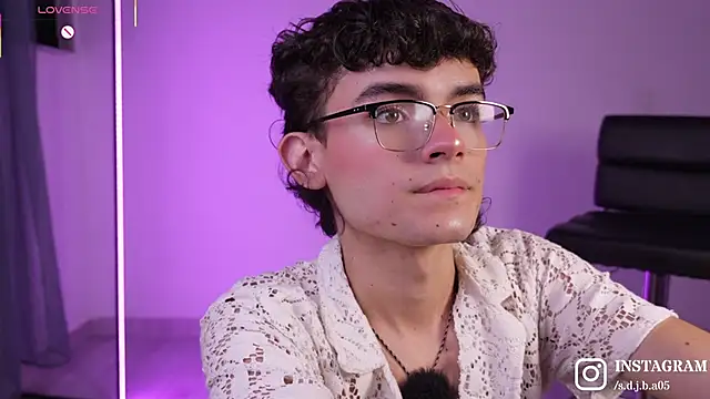 Snapshot of Angelo_018 chatting on 03-12-26, 02:50 Angelo 018 online show from 03-12-26, 02:50