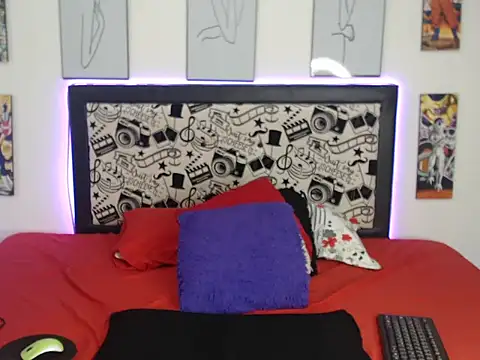 Snapshot of Rihana14 chatting on 09-18-25, 08:00 Rihana14 online show from 09-18-25, 08:00