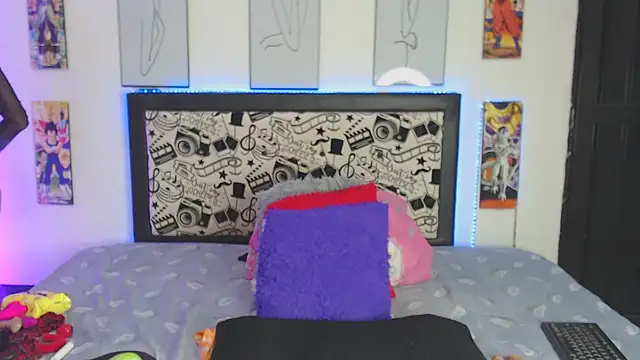 Snapshot of Rihana14 chatting on 11-17-25, 08:47 Rihana14 online show from 11-17-25, 08:47