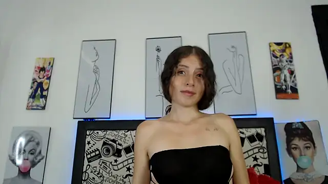Snapshot of Rihana14 chatting on 05-16-26, 07:34 Rihana14 online show from 05-16-26, 07:34