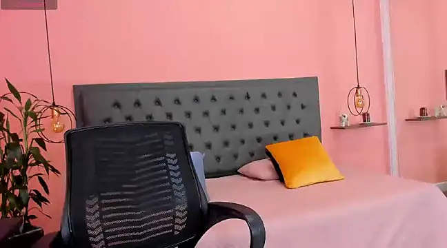 Snapshot of Alana_Suares1 chatting on 01-28-25, 07:21 Alana Suares1 online show from 01-28-25, 07:21