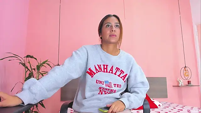 Snapshot of Alana_Suares1 chatting on 02-25-25, 07:47 Alana Suares1 online show from 02-25-25, 07:47