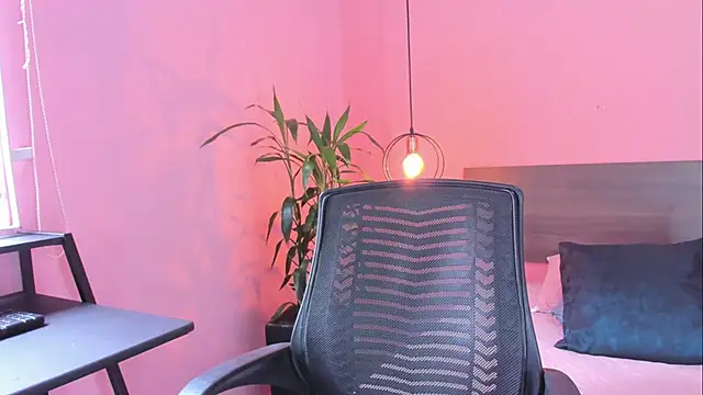 Snapshot of Alana_Suares1 chatting on 03-15-25, 06:10 Alana Suares1 online show from 03-15-25, 06:10