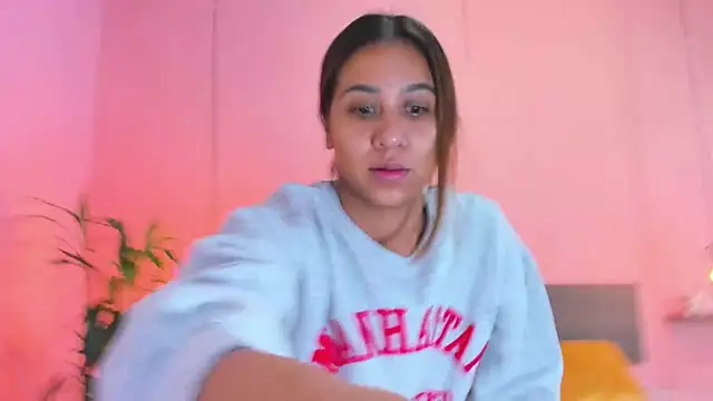 Snapshot of Alana_Suares1 chatting on 03-16-25, 11:16 Alana Suares1 online show from 03-16-25, 11:16