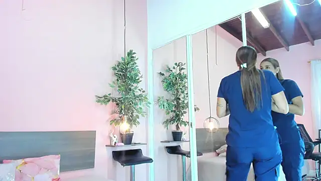 Snapshot of Alana_Suares1 chatting on 09-18-25, 08:55 Alana Suares1 online show from 09-18-25, 08:55