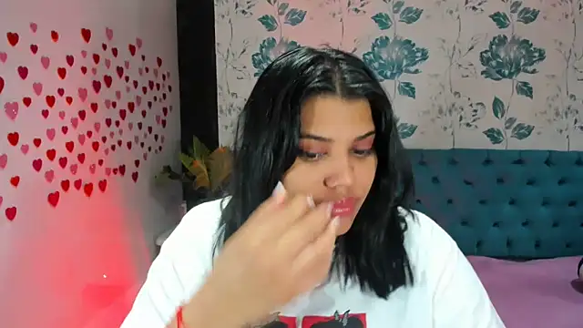 Snapshot of LindaBreeS chatting on 02-02-25, 06:53 LindaBreeS online show from 02-02-25, 06:53