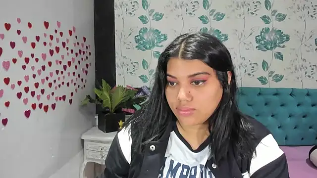 Snapshot of LindaBreeS chatting on 02-03-25, 04:52 LindaBreeS online show from 02-03-25, 04:52