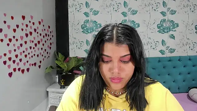 Snapshot of LindaBreeS chatting on 02-04-25, 04:29 LindaBreeS online show from 02-04-25, 04:29