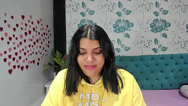 Snapshot of LindaBreeS chatting on 02-04-25, 07:33 LindaBreeS online show from 02-04-25, 07:33