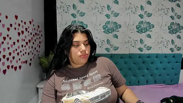 Snapshot of LindaBreeS chatting on 02-08-25, 07:59 LindaBreeS online show from 02-08-25, 07:59