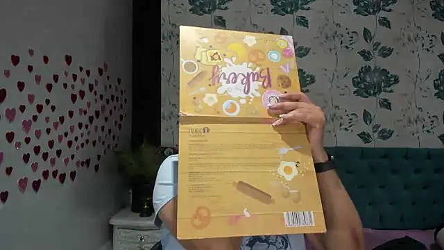 Snapshot of LindaBreeS chatting on 02-09-25, 01:14 LindaBreeS online show from 02-09-25, 01:14