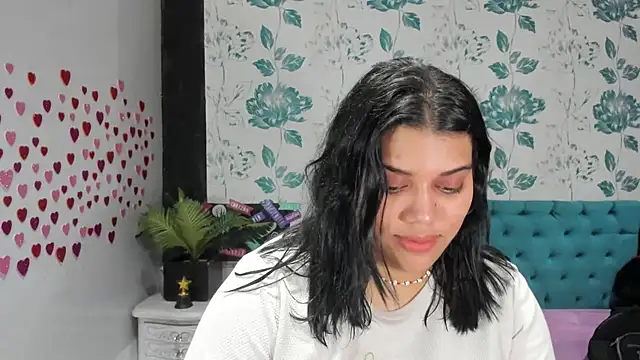 Snapshot of LindaBreeS chatting on 02-10-25, 08:21 LindaBreeS online show from 02-10-25, 08:21