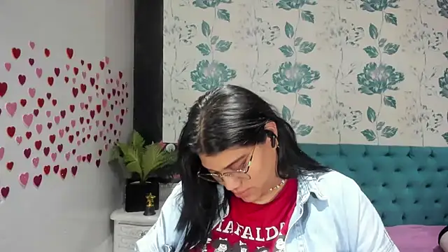 Snapshot of LindaBreeS chatting on 02-13-25, 07:52 LindaBreeS online show from 02-13-25, 07:52