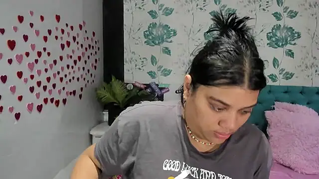 Snapshot of LindaBreeS chatting on 02-15-25, 07:50 LindaBreeS online show from 02-15-25, 07:50