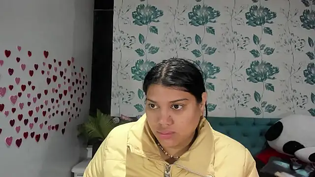 Snapshot of LindaBreeS chatting on 02-20-25, 12:25 LindaBreeS online show from 02-20-25, 12:25