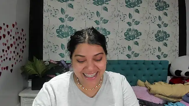 Snapshot of LindaBreeS chatting on 02-20-25, 09:42 LindaBreeS online show from 02-20-25, 09:42