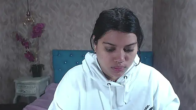 Snapshot of LindaBreeS chatting on 02-21-25, 10:50 LindaBreeS online show from 02-21-25, 10:50