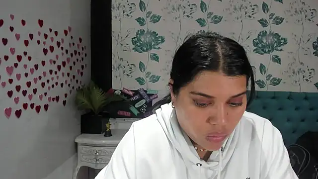 Snapshot of LindaBreeS chatting on 02-21-25, 05:09 LindaBreeS online show from 02-21-25, 05:09