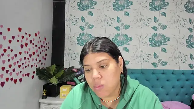 Snapshot of LindaBreeS chatting on 02-24-25, 01:53 LindaBreeS online show from 02-24-25, 01:53